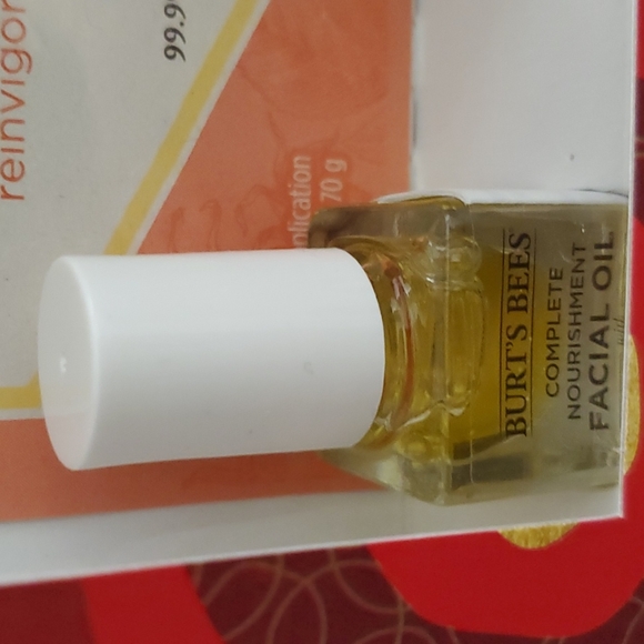 🚫SOLD Burt's Bees Best Of Kit - NEW 🎉HP - Picture 7 of 10